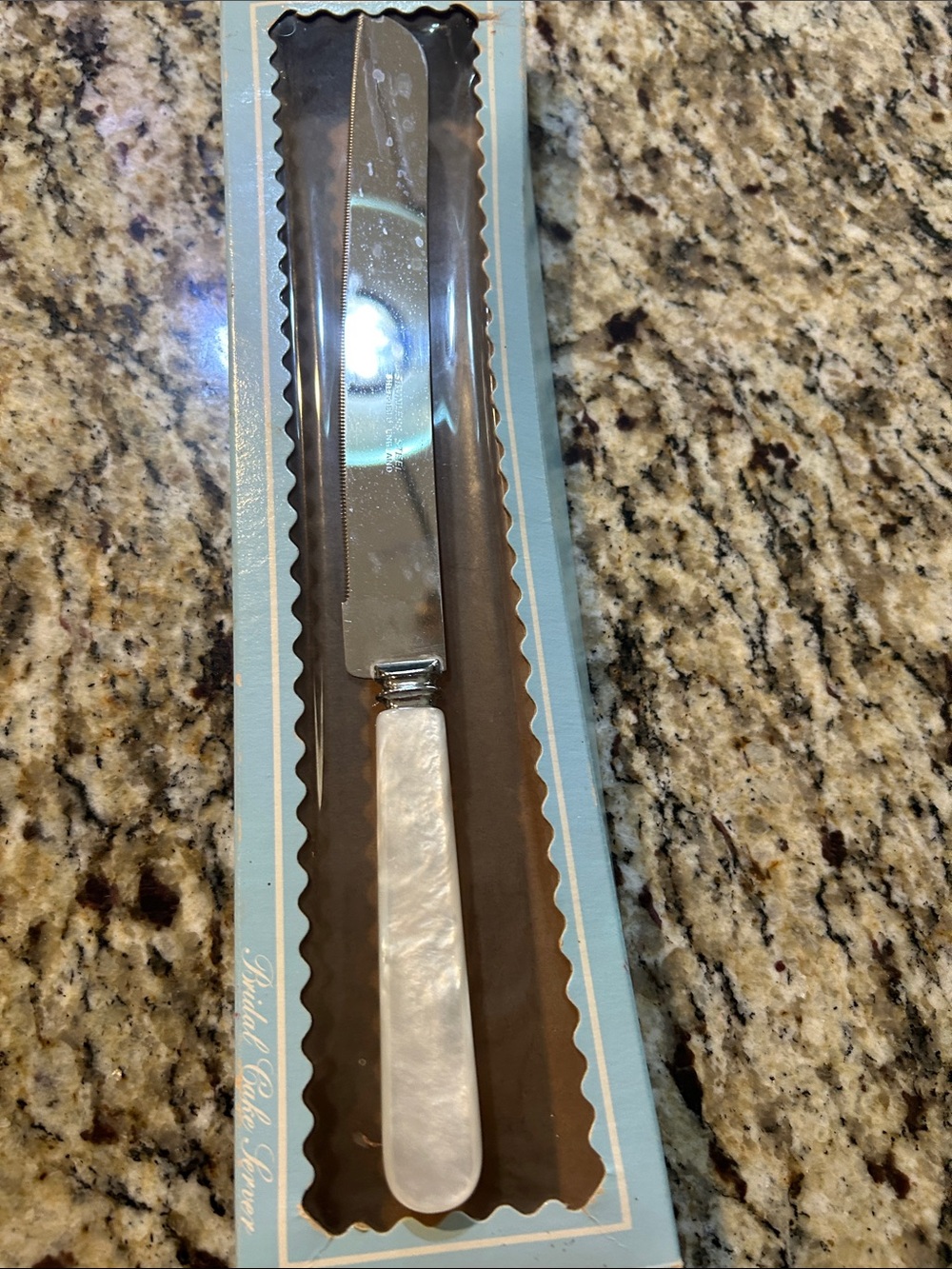 Vintage Cake Cutting Knife Pearlescent Handle Cake Server - White